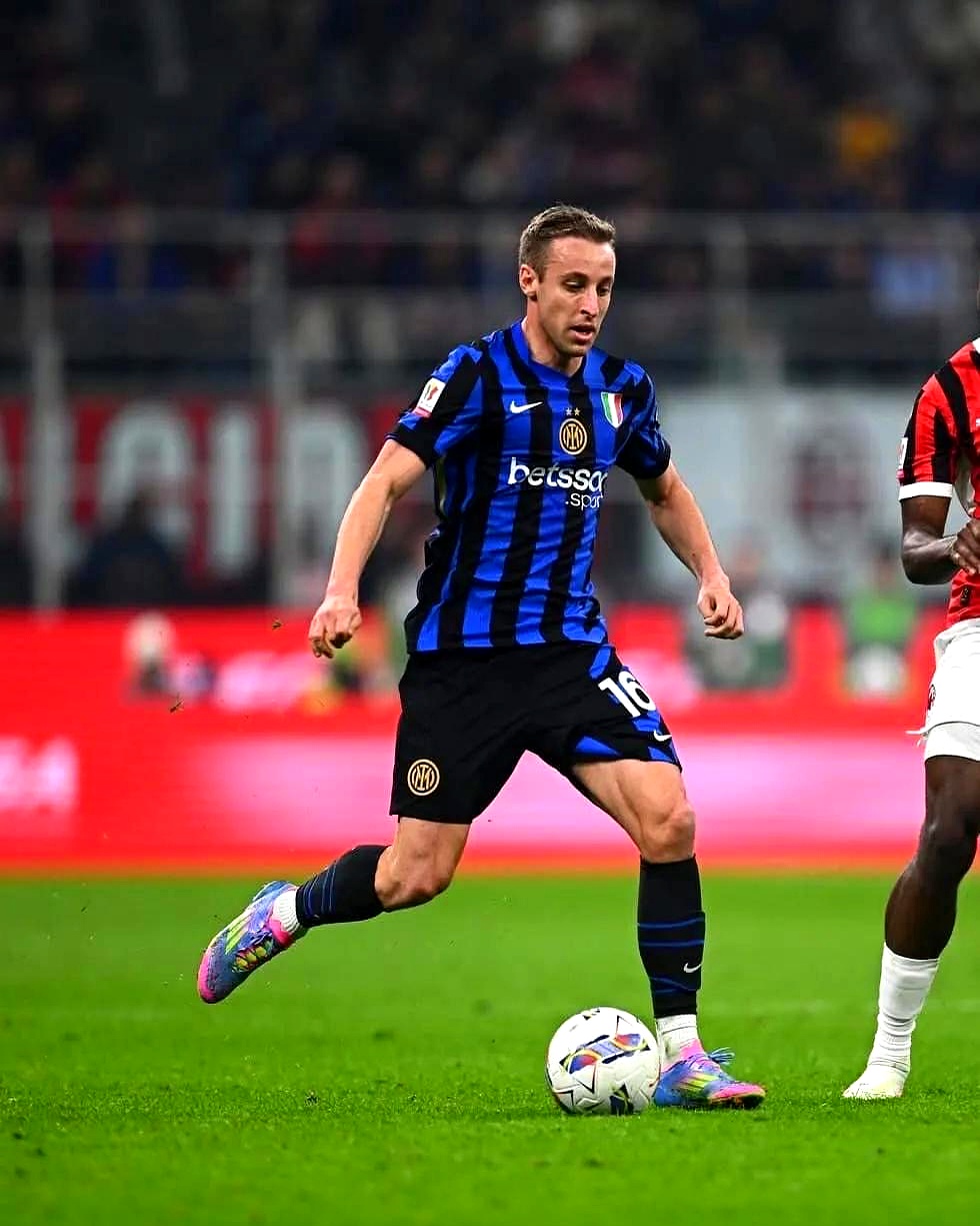 天博平台官网包含AC米兰训练开放日，清晨强势反弹引欢呼，德国杯在即，心理建设被强调的词条