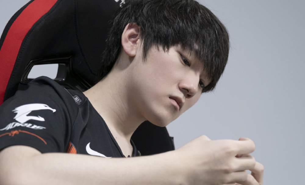 天博体育包含JackeyLove在TES比赛中逆转利物浦调整名单备战法甲，这操作让人直呼：关键时刻武汉三镇造点机会的词条